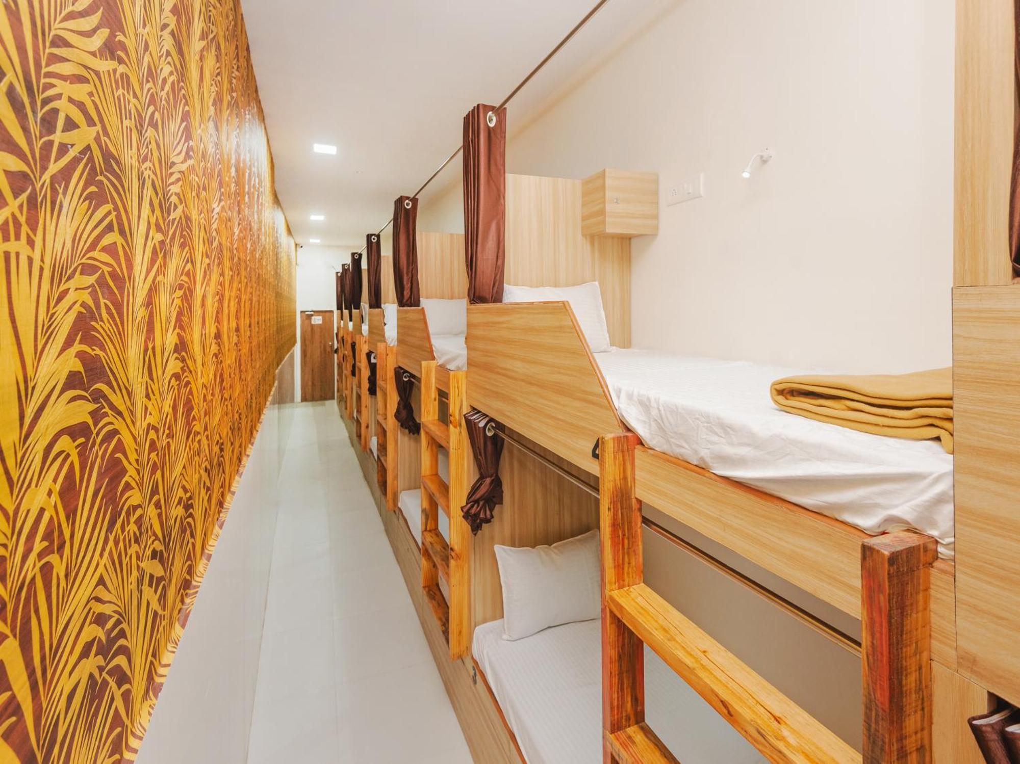 Sahara Dormitory Stay-Near Nesco Bombay Exhibition Centre Exterior foto
